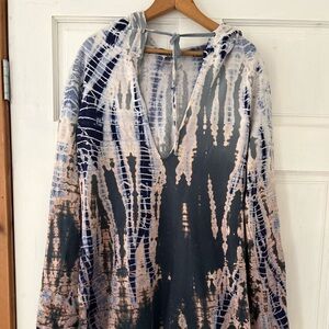 Size Large Hard Tail tie dye tunic pullover